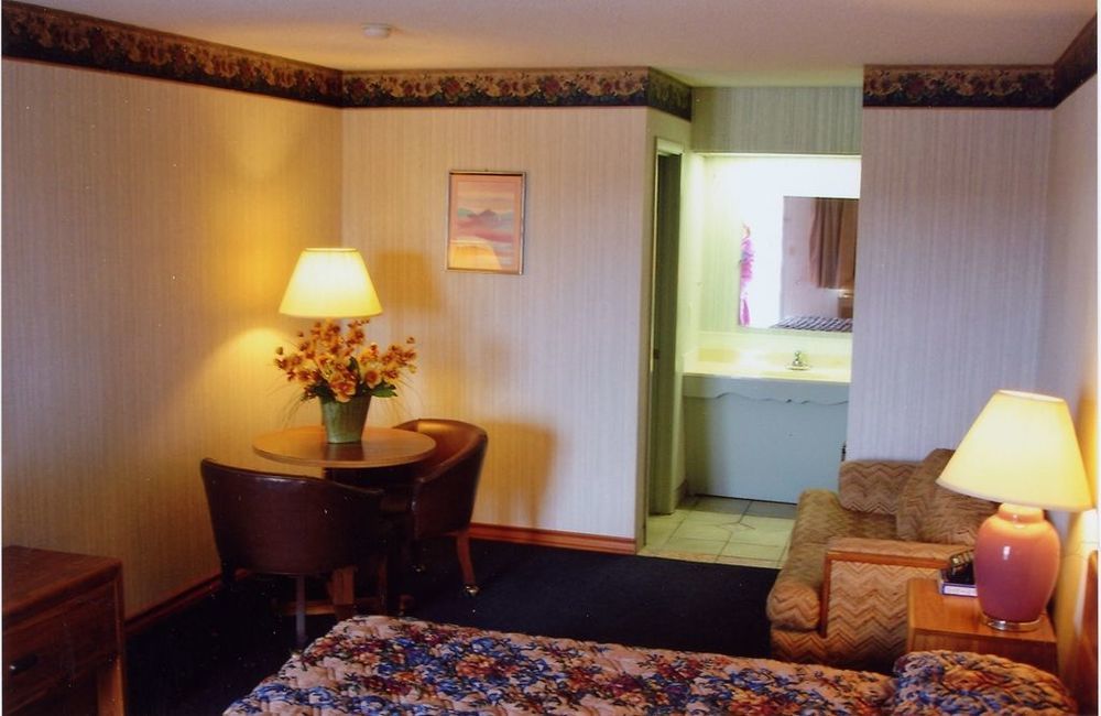 Hillcrest Inn & Suites Ozona Rom bilde